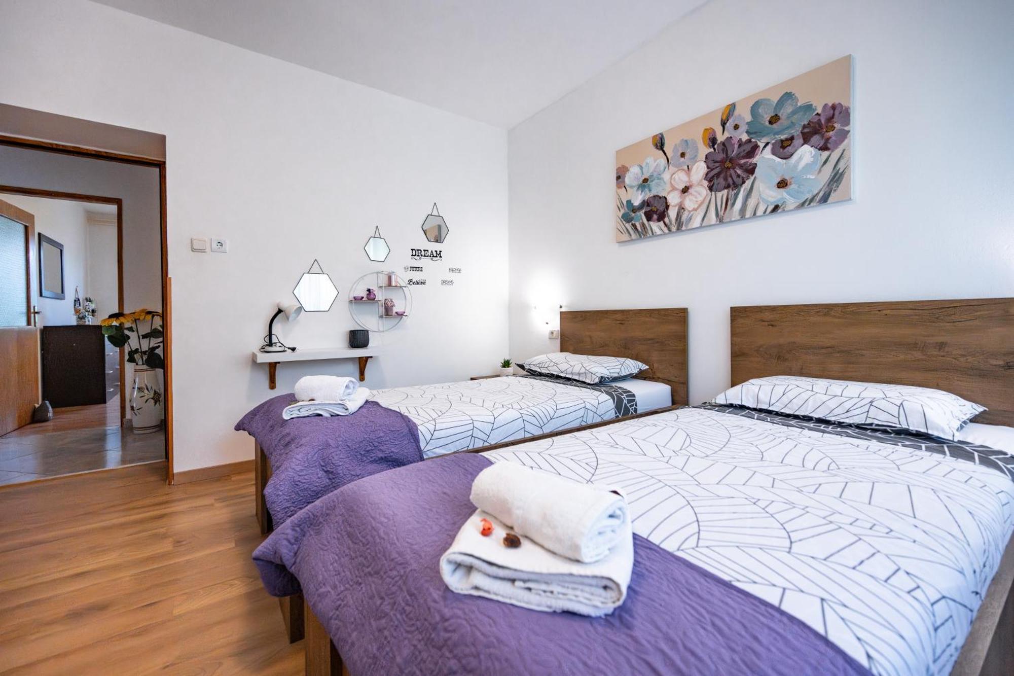 E-M Apartments With Private Pool Vinkuran Dış mekan fotoğraf
