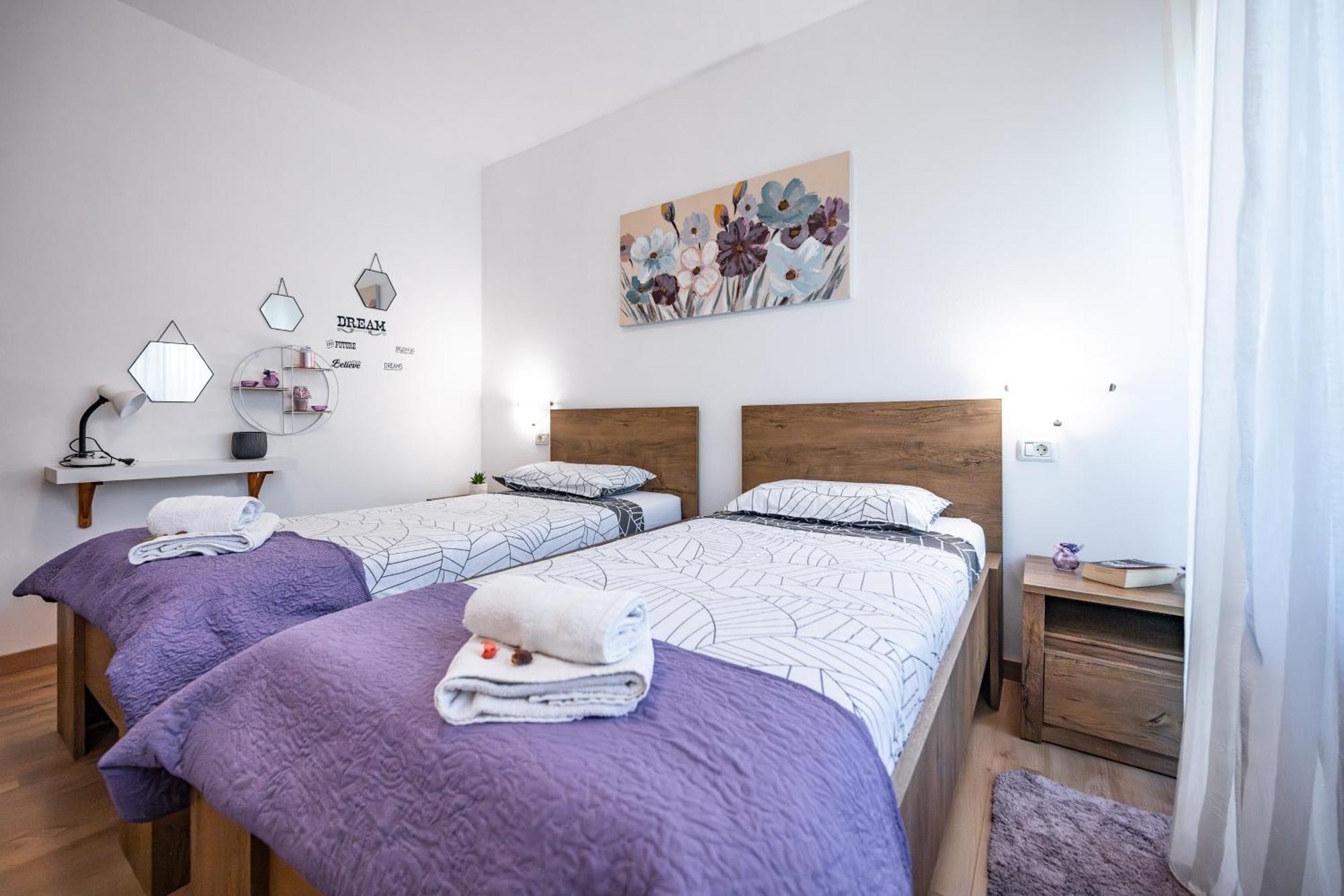 E-M Apartments With Private Pool Vinkuran Dış mekan fotoğraf