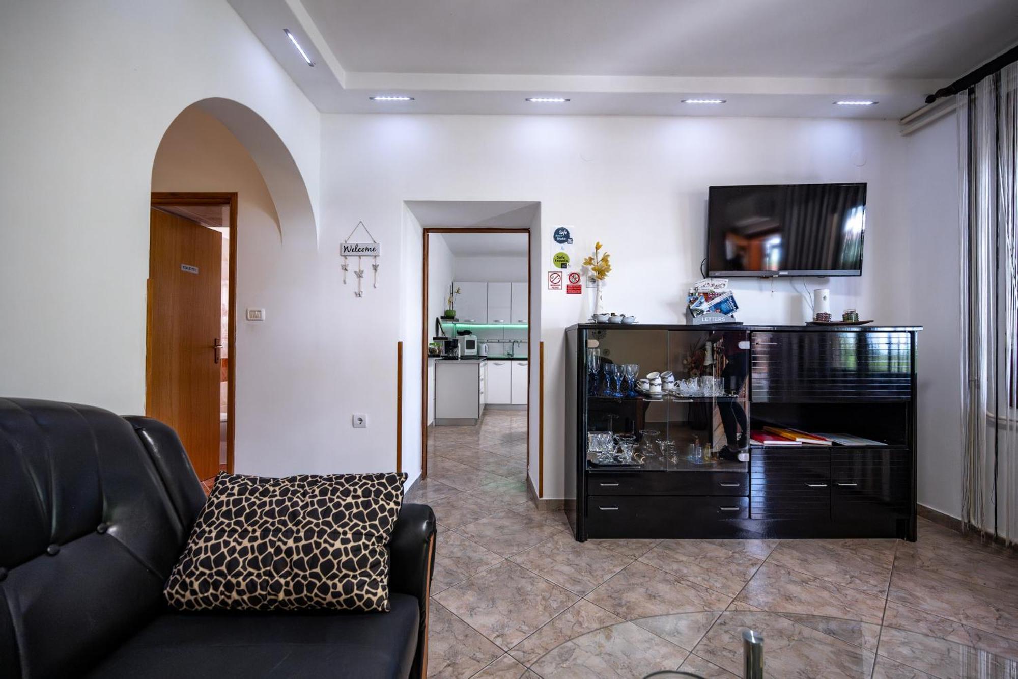 E-M Apartments With Private Pool Vinkuran Dış mekan fotoğraf