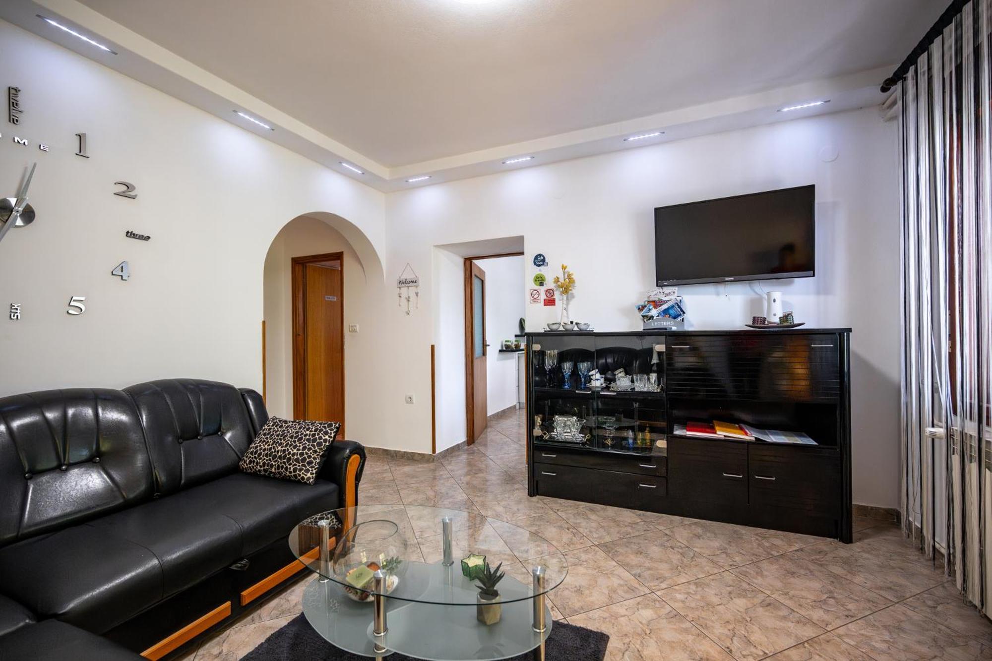 E-M Apartments With Private Pool Vinkuran Dış mekan fotoğraf