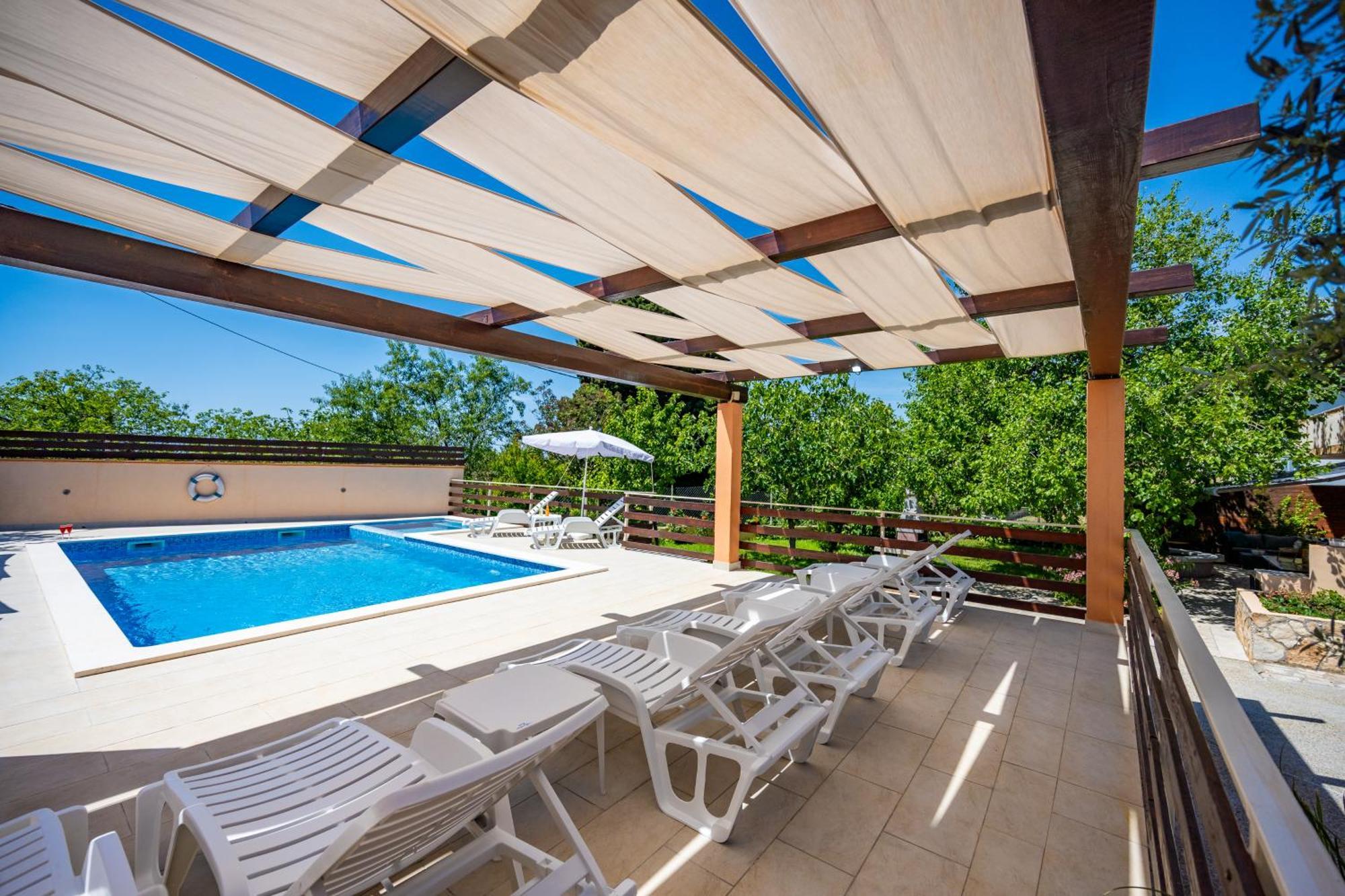 E-M Apartments With Private Pool Vinkuran Dış mekan fotoğraf